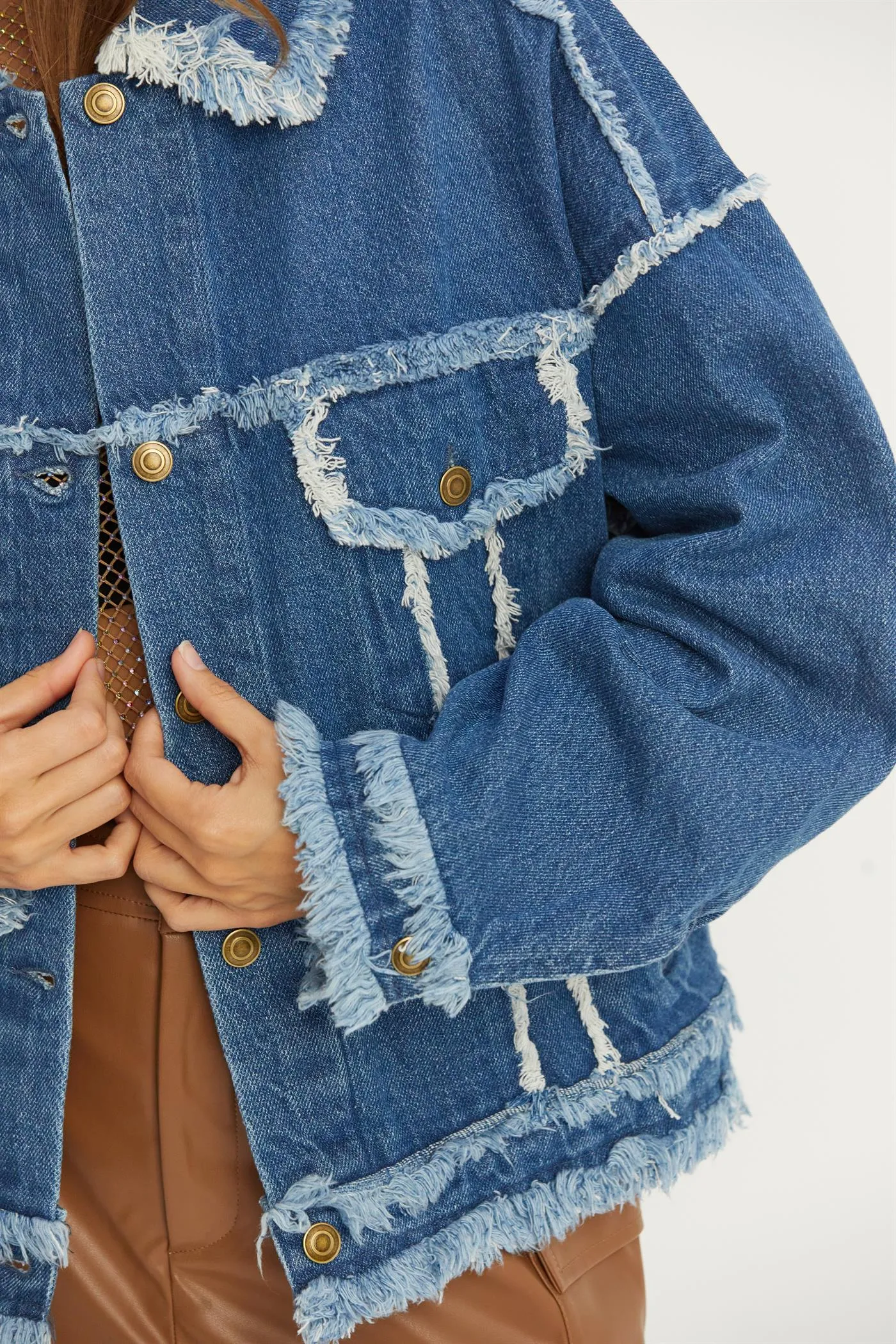 HF24E337-OVERSIZED FRAYED DENIM JACKET