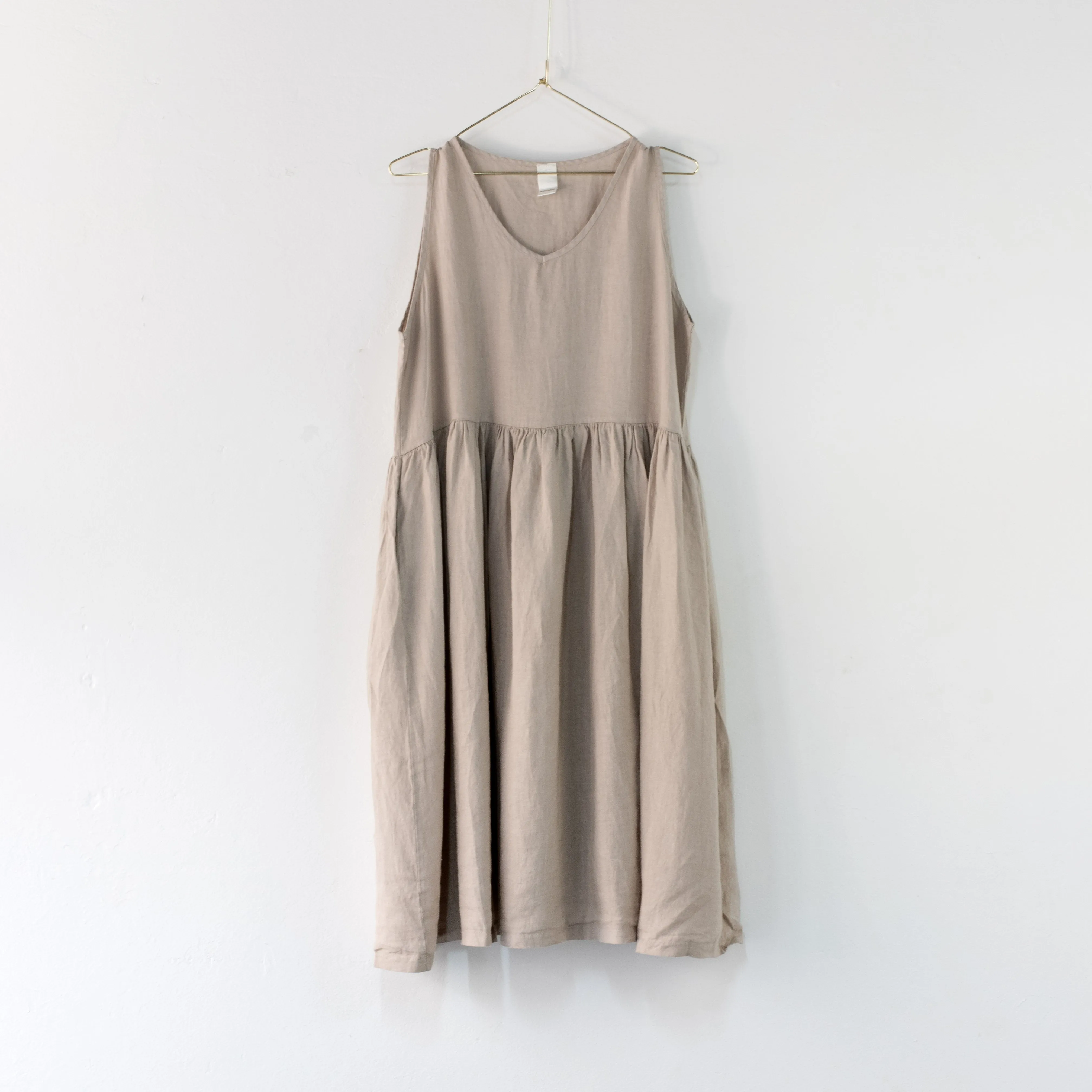 Montaigne Adelaide Sleeveless Linen Smock Dress with Pockets