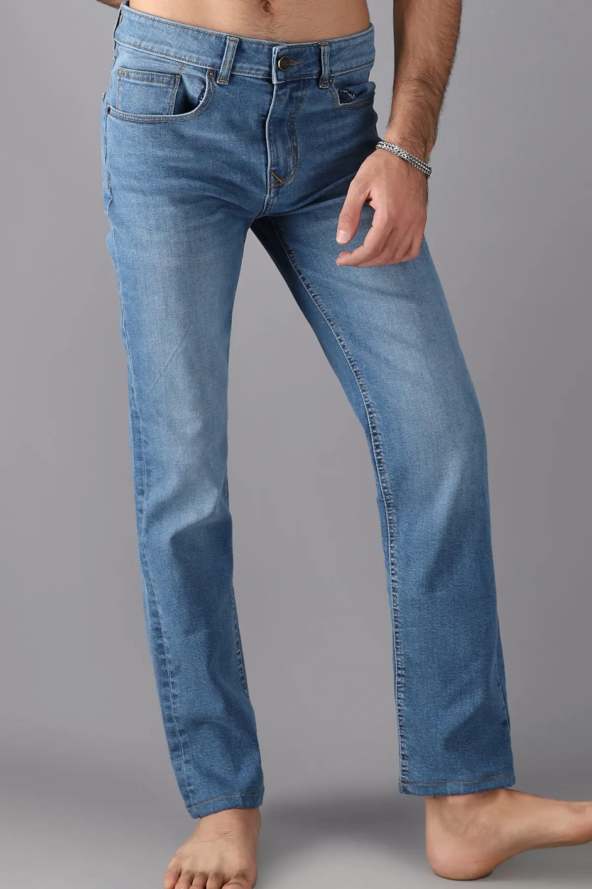 Stretchable Straight-Fit Jeans (Ice Blue)